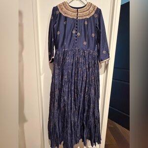 Elegant Navy Blue churidar set with pants a dupatta!